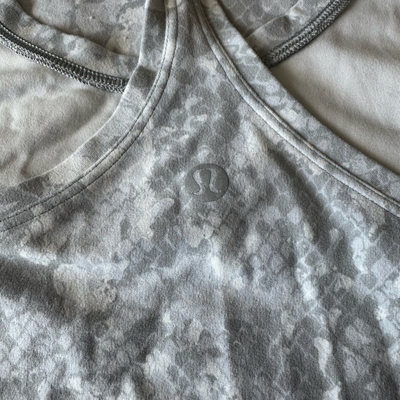 Lululemon cool racerback tank tops - Picture 2 of 4